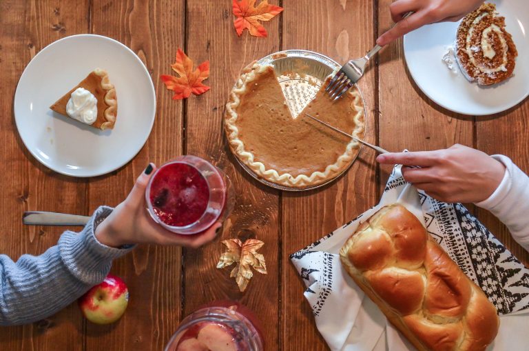 Read more about the article 4 Tips For Discussing Estate Planning With Your Family This Holiday Season